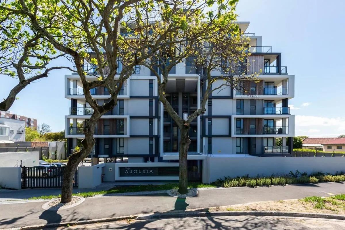 アパート Central Southern Suburbs Leafy Village Neighbourhood ケープタウン