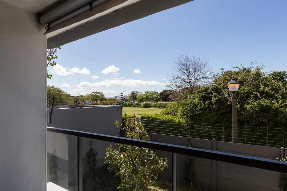 アパート Central Southern Suburbs Leafy Village Neighbourhood ケープタウン 南アフリカ